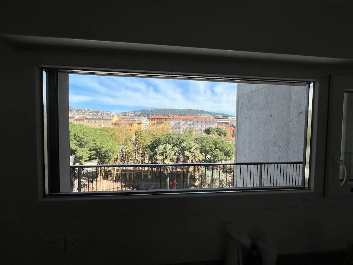 3 Pieces Central Au Pied De La Promenade Du Paillon Νίκαια